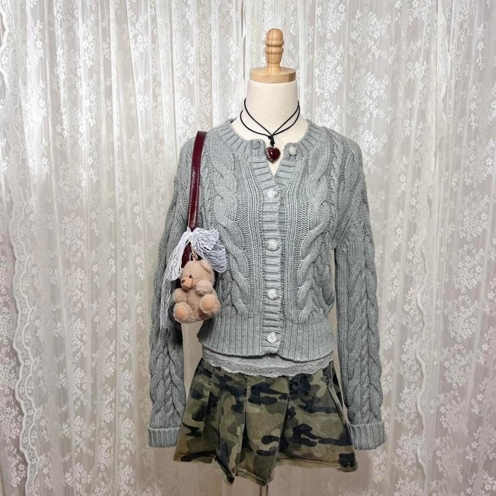 Abercrombie‎ & Fitch Grey Cardigan Sweater Size Medium Chunky Knit Preppy